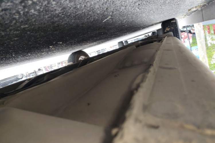 Used Hyundai Celesta 2011 1.6L Manual Comfort Edition Chassis Front Right