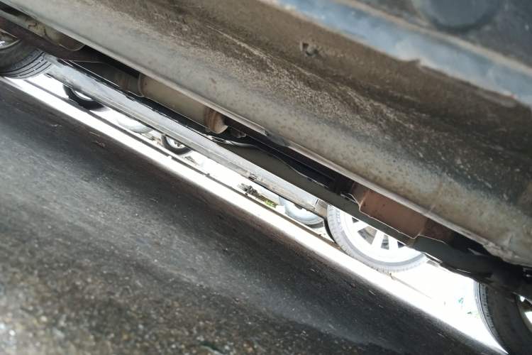 Used Hyundai Celesta 2011 1.6L Manual Comfort Edition Chassis Front Right