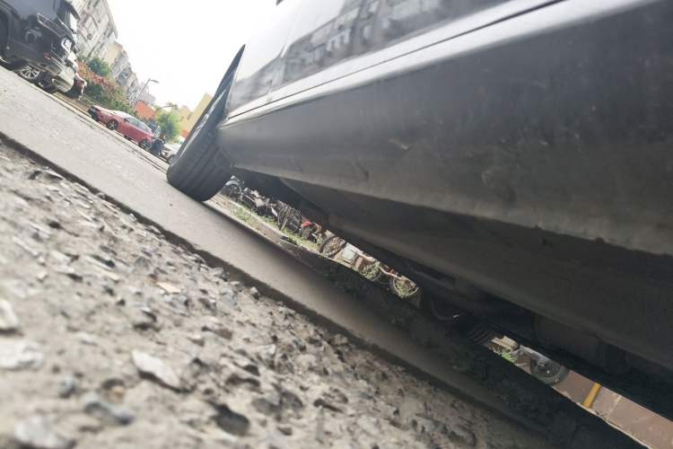 Used Hyundai Celesta 2011 1.6L Automatic Luxury Version Chassis Front Right
