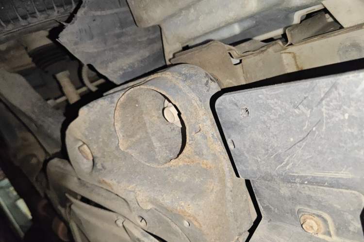 Used Hyundai Celesta 2011 1.6L Automatic Top-Tier Version Chassis Front Right