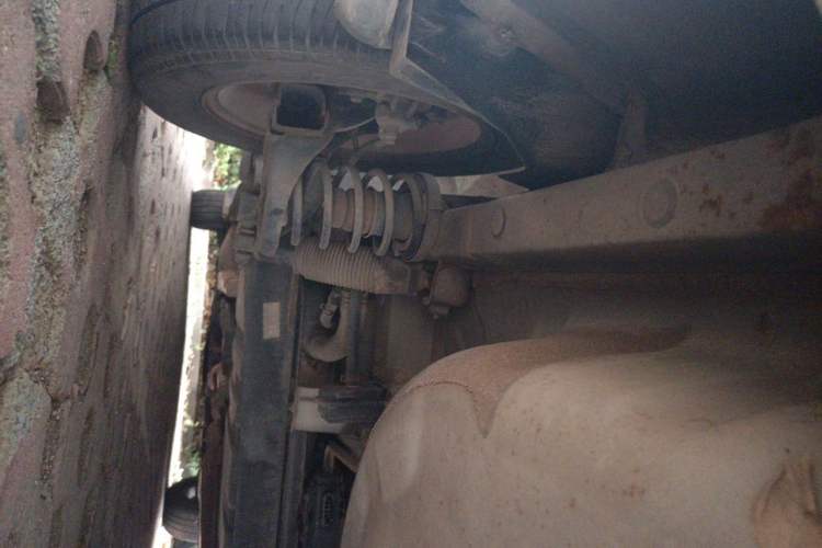 Used Hyundai Celesta 2011 1.6L Manual Comfort Edition Chassis Rear Left