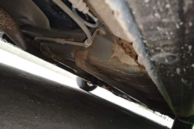 Used Hyundai Celesta 2011 1.6L Manual Comfort Edition Chassis Rear Right