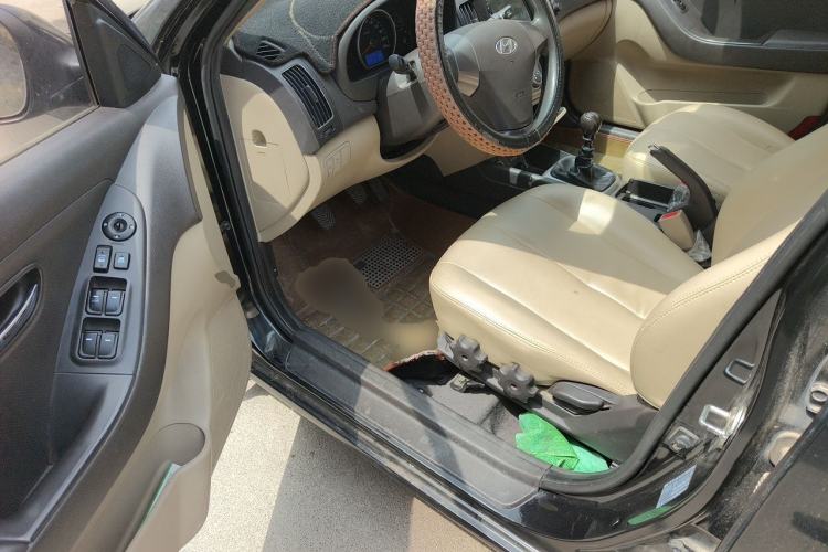 Used Hyundai Celesta 2011 1.6L Manual Luxury Model Driver Seat