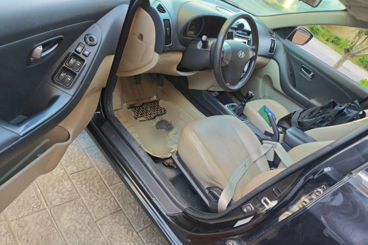 Used Hyundai Celesta 2011 1.6L Manual Comfort Edition Driver Seat