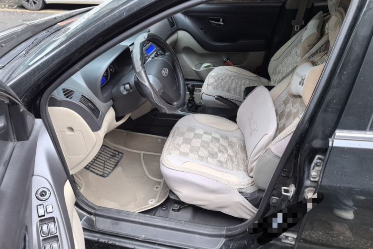 Used Hyundai Celesta 2011 1.6L Manual Luxury Model Driver Seat