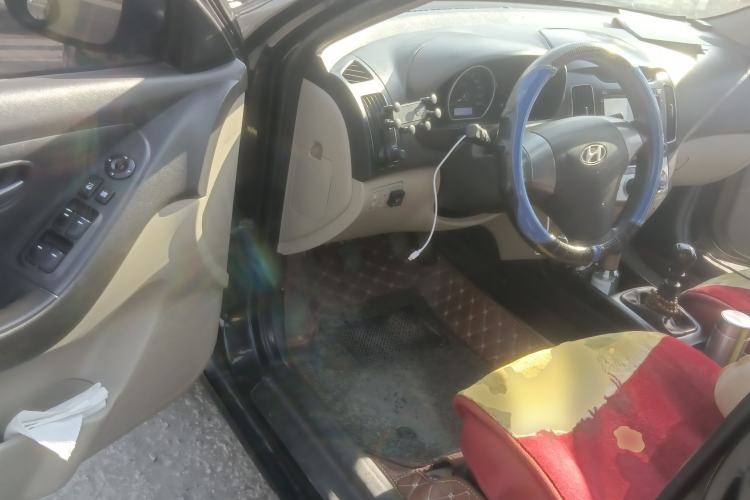 Used Hyundai Celesta 2011 1.6L Manual Comfort Edition Driver Seat