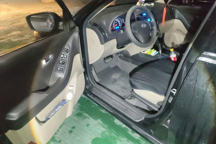 Used Hyundai Celesta 2011 1.6L Automatic Comfort Edition Driver Seat