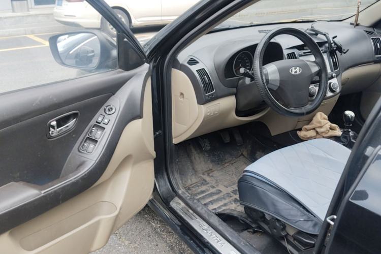 Used Hyundai Celesta 2011 1.6L Manual Luxury Model Driver Seat
