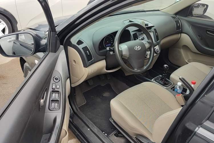 Used Hyundai Celesta 2011 1.6L Manual Comfort Edition Driver Seat