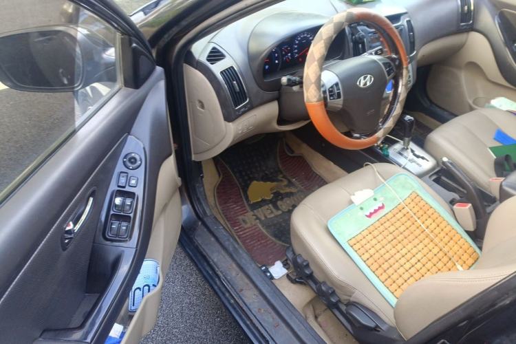 Used Hyundai Celesta 2011 1.6L Automatic Luxury Version Driver Seat