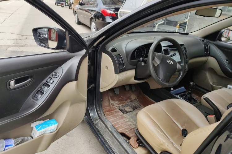 Used Hyundai Celesta 2011 1.6L Manual Comfort Edition Driver Seat
