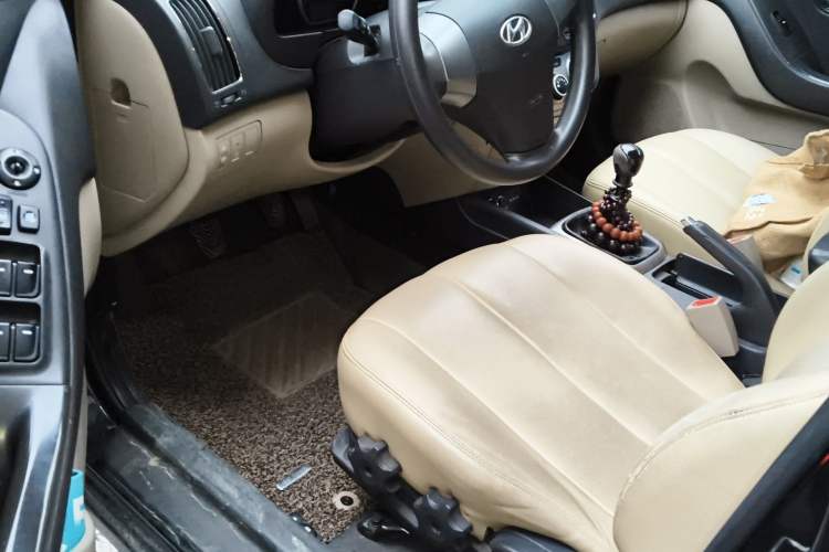 Used Hyundai Celesta 2011 1.6L Manual Luxury Model Driver Seat