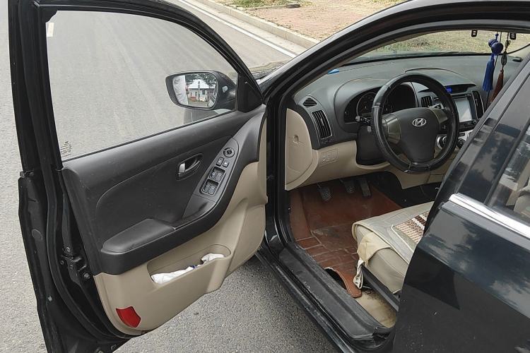 Used Hyundai Celesta 2011 1.6L Manual Comfort Edition Driver Seat