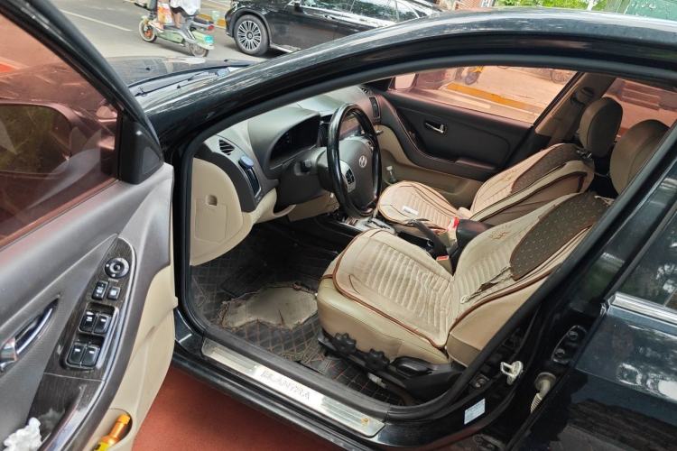 Used Hyundai Celesta 2011 1.6L Automatic Luxury Version Driver Seat