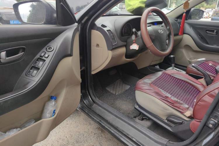 Used Hyundai Celesta 2011 1.6L Automatic Comfort Edition Driver Seat