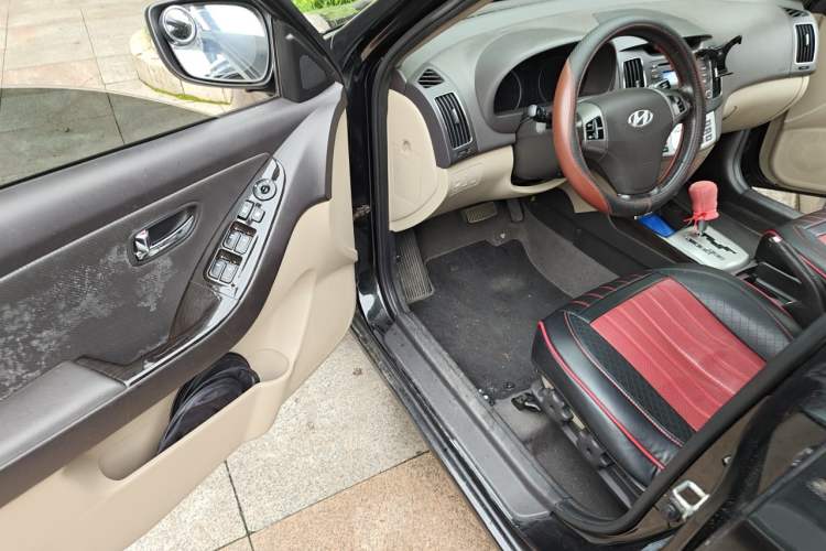 Used Hyundai Celesta 2011 1.6L Automatic Luxury Version Driver Seat