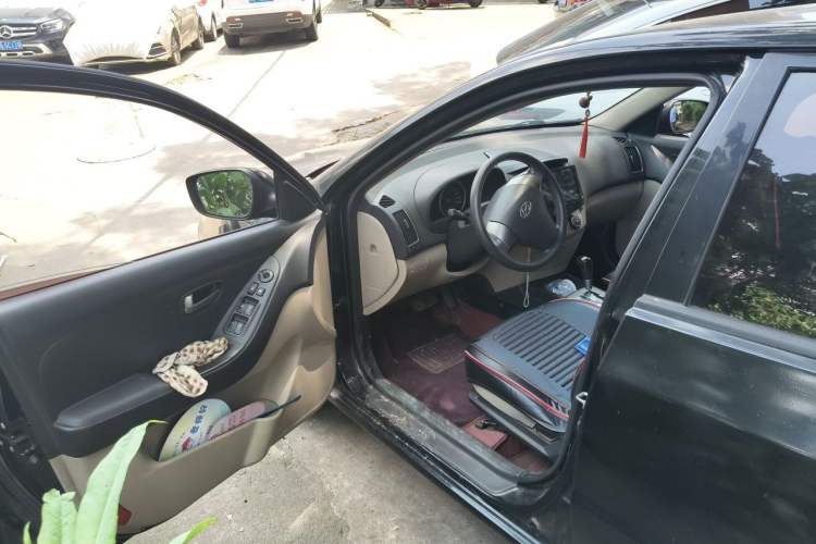 Used Hyundai Celesta 2011 1.6L Automatic Comfort Edition Driver Seat