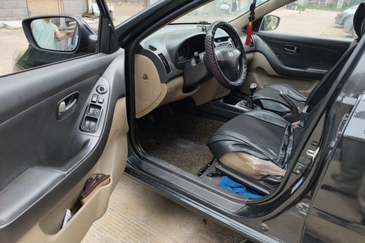 Used Hyundai Celesta 2011 1.6L Manual Comfort Edition Driver Seat