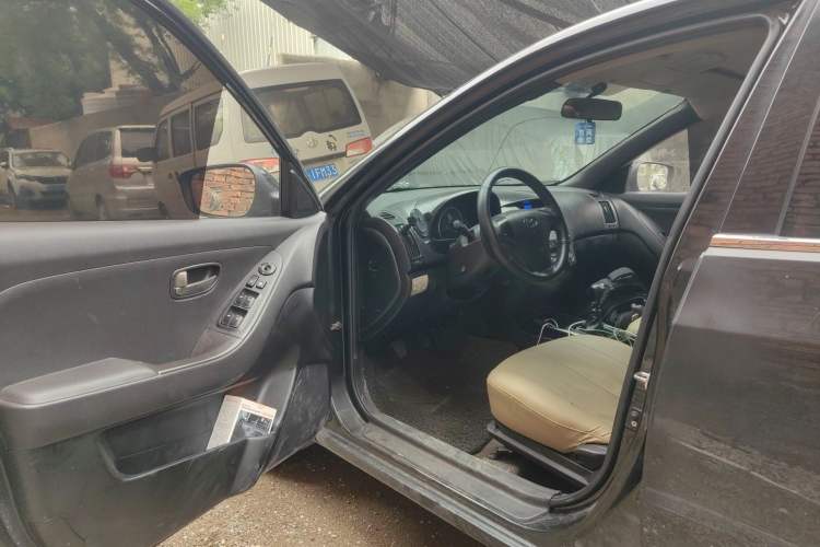 Used Hyundai Celesta 2011 1.6L Manual Comfort Edition Driver Seat