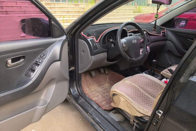 Used Hyundai Celesta 2011 1.6L Manual Comfort Edition Driver Seat