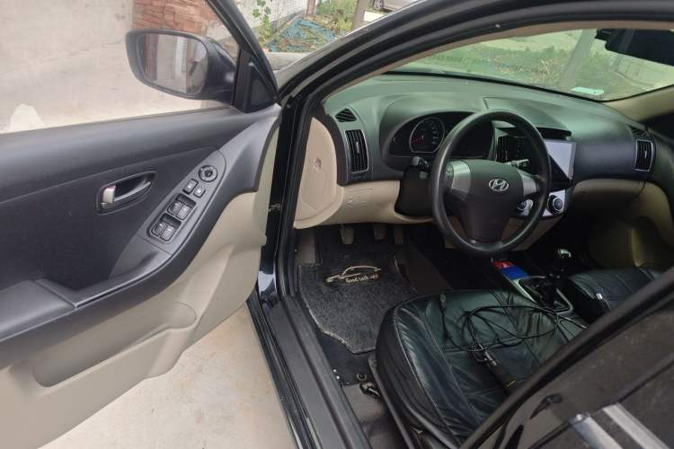Used Hyundai Celesta 2011 1.6L Manual Comfort Edition Driver Seat