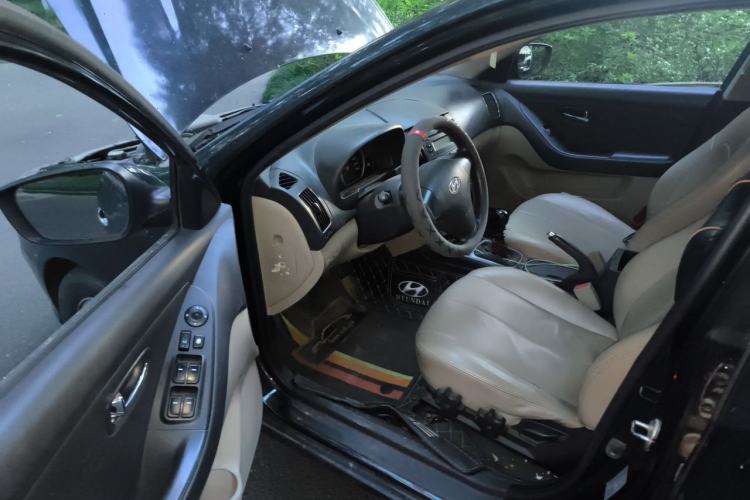 Used Hyundai Celesta 2011 1.6L Manual Luxury Model Driver Seat