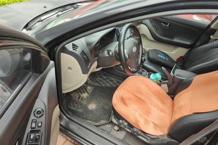 Used Hyundai Celesta 2011 1.6L Manual Luxury Model Driver Seat