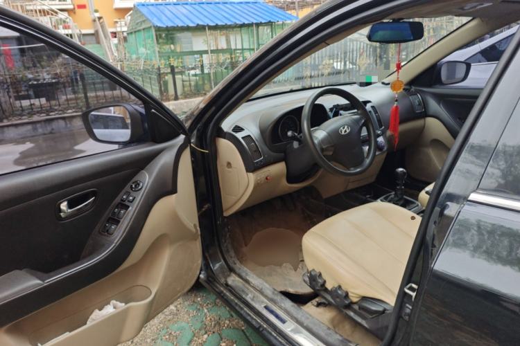Used Hyundai Celesta 2011 1.6L Manual Luxury Model Driver Seat