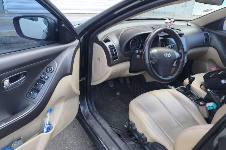 Used Hyundai Celesta 2011 1.6L Manual Luxury Model Driver Seat