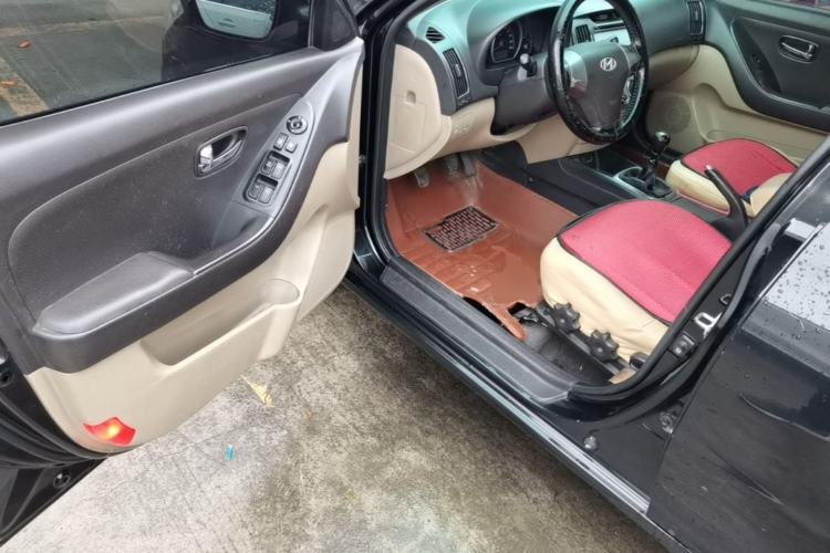Used Hyundai Celesta 2011 1.6L Manual Luxury Model Driver Seat