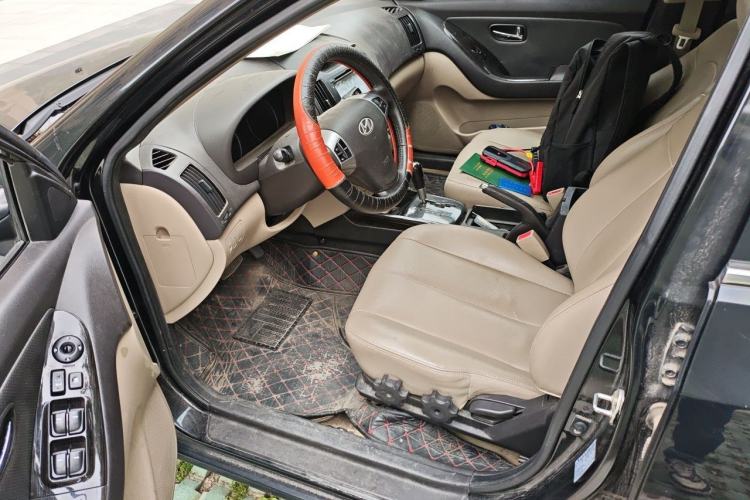 Used Hyundai Celesta 2011 1.6L Automatic Luxury Version Driver Seat