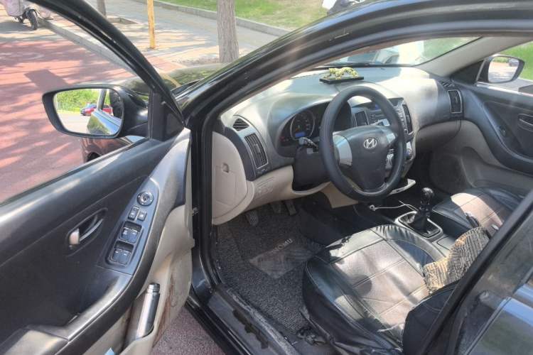 Used Hyundai Celesta 2011 1.6L Manual Comfort Edition Driver Seat