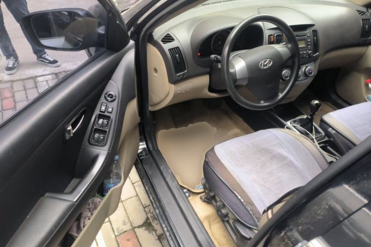 Used Hyundai Celesta 2011 1.6L Manual Luxury Model Driver Seat