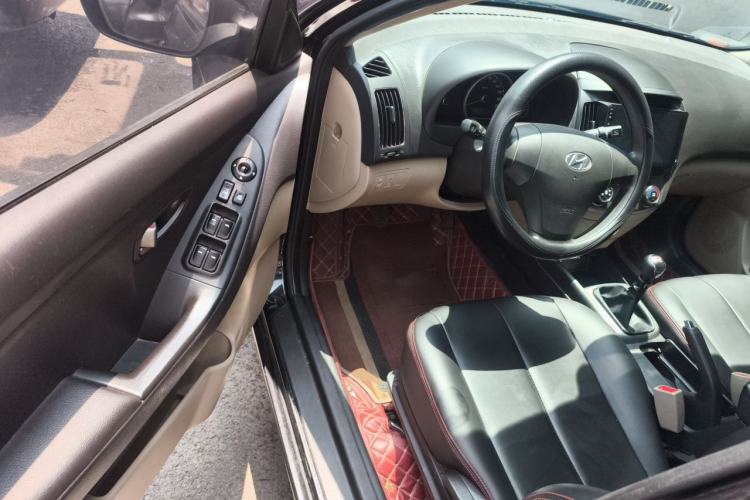 Used Hyundai Celesta 2011 1.6L Manual Comfort Edition Driver Seat
