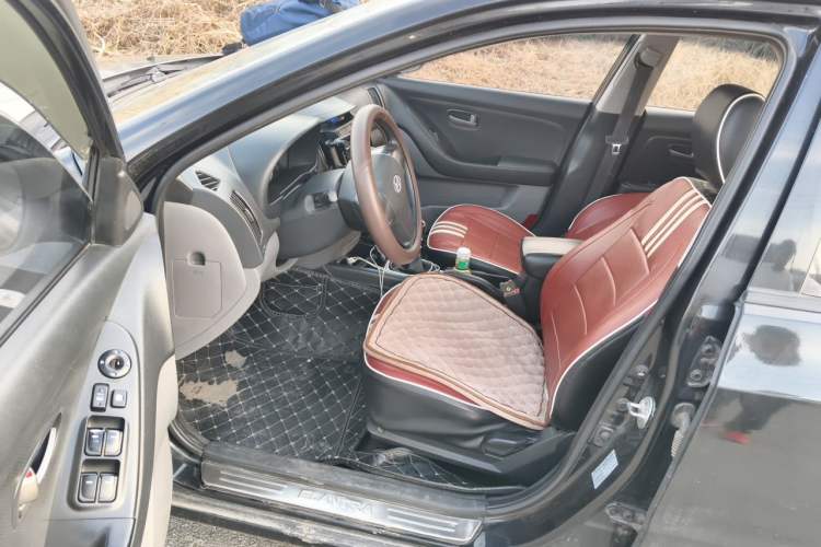 Used Hyundai Celesta 2011 1.6L Manual Comfort Edition Driver Seat