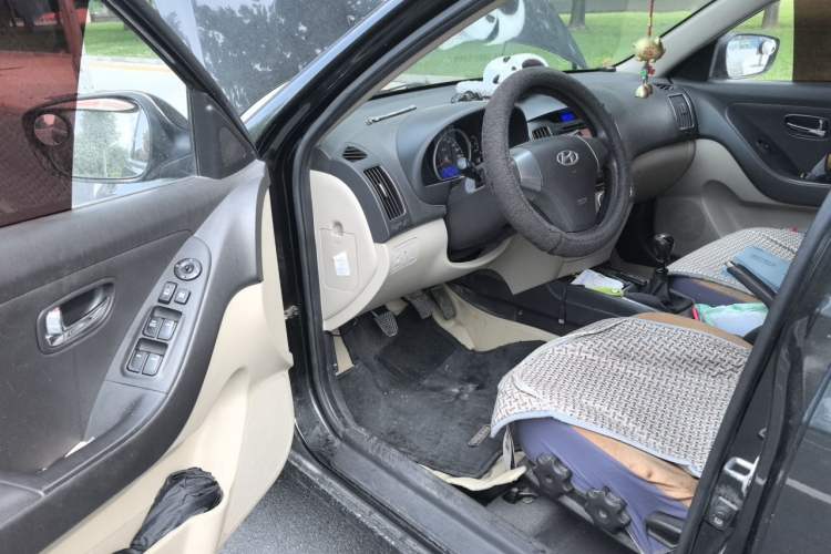 Used Hyundai Celesta 2011 1.6L Manual Luxury Model Driver Seat