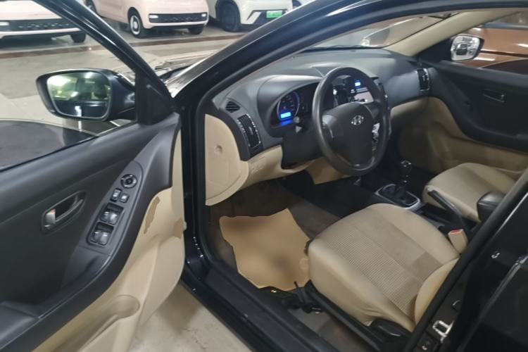 Used Hyundai Celesta 2011 1.6L Manual Comfort Edition Driver Seat