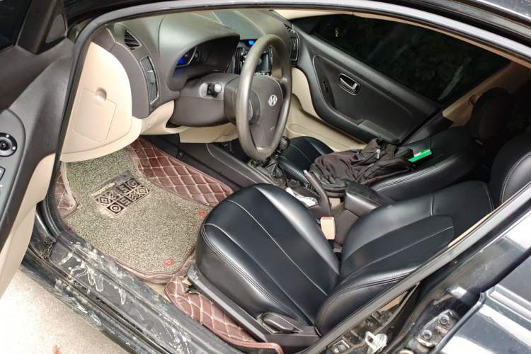 Used Hyundai Celesta 2011 1.6L Manual Comfort Edition Driver Seat