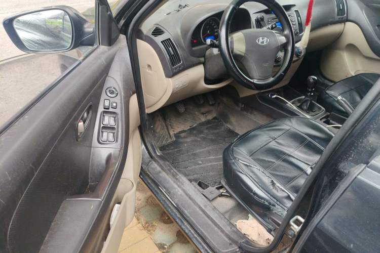 Used Hyundai Celesta 2011 1.6L Manual Comfort Edition Driver Seat