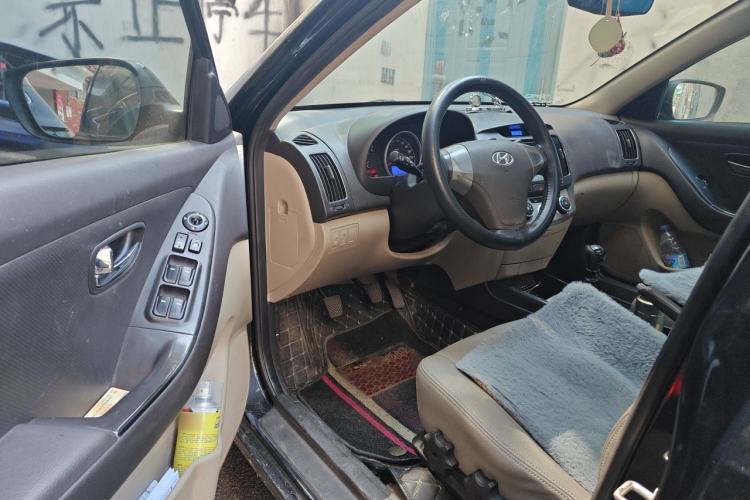 Used Hyundai Celesta 2011 1.6L Manual Luxury Model Driver Seat