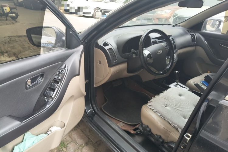 Used Hyundai Celesta 2011 1.6L Automatic Luxury Version Driver Seat