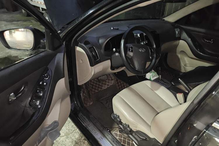 Used Hyundai Celesta 2011 1.6L Automatic Top-Tier Version Driver Seat