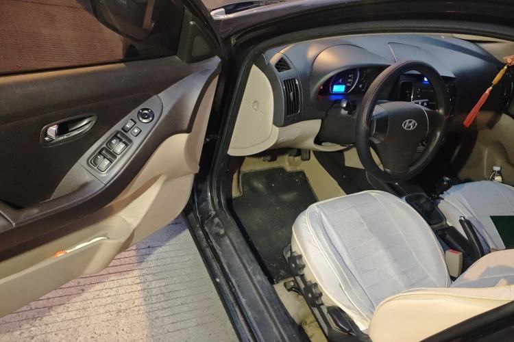 Used Hyundai Celesta 2011 1.6L Manual Luxury Model Driver Seat