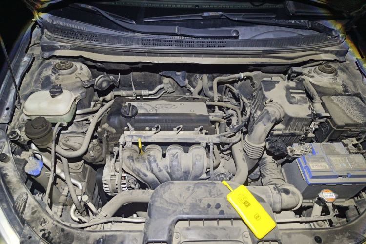 Used Hyundai Celesta 2011 1.6L Manual Luxury Model Engine Bay