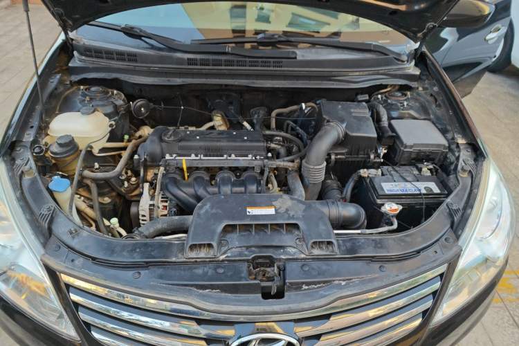 Used Hyundai Celesta 2011 1.6L Manual Comfort Edition Engine Bay