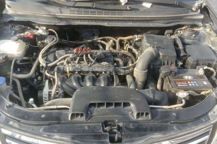 Used Hyundai Celesta 2011 1.6L Manual Comfort Edition Engine Bay