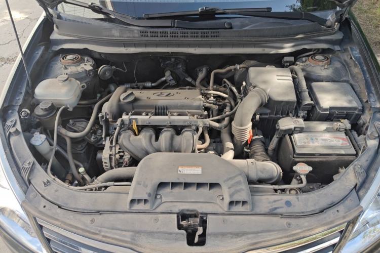 Used Hyundai Celesta 2011 1.6L Automatic Luxury Version Engine Bay