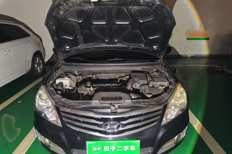Used Hyundai Celesta 2011 1.6L Automatic Comfort Edition Engine Bay