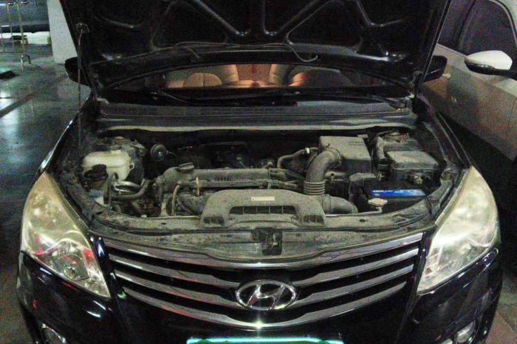 Used Hyundai Celesta 2011 1.6L Manual Comfort Edition Engine Bay