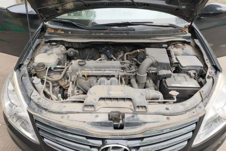 Used Hyundai Celesta 2011 1.6L Manual Comfort Edition Engine Bay